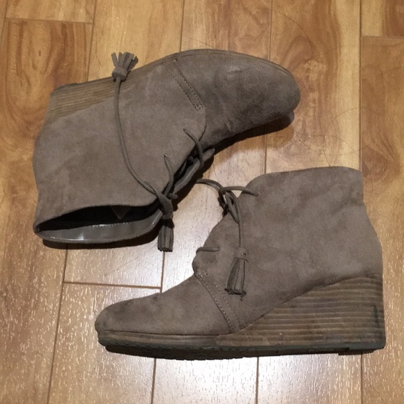 Dr. Scholl’s wedges - Picture 3 of 3